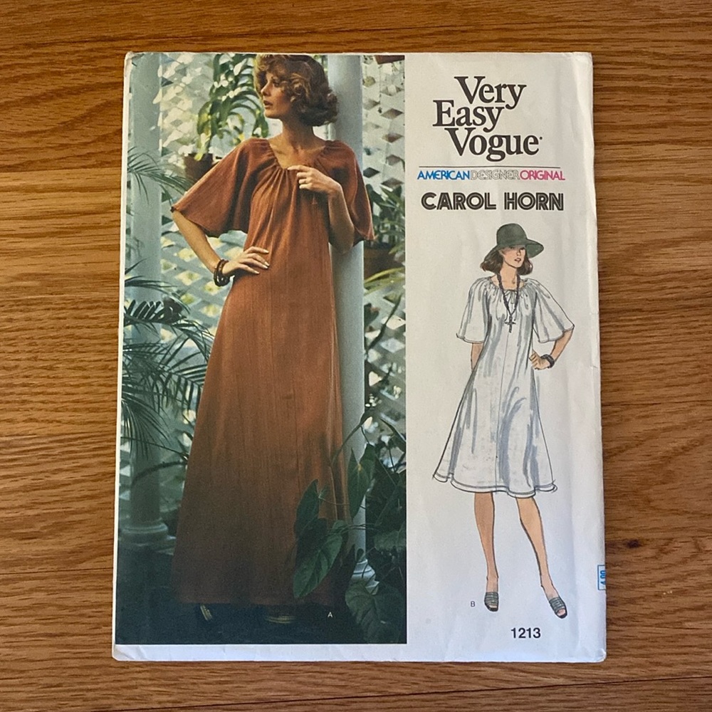 VTG ‘70s Vogue Carol Horn UNCUT Pattern